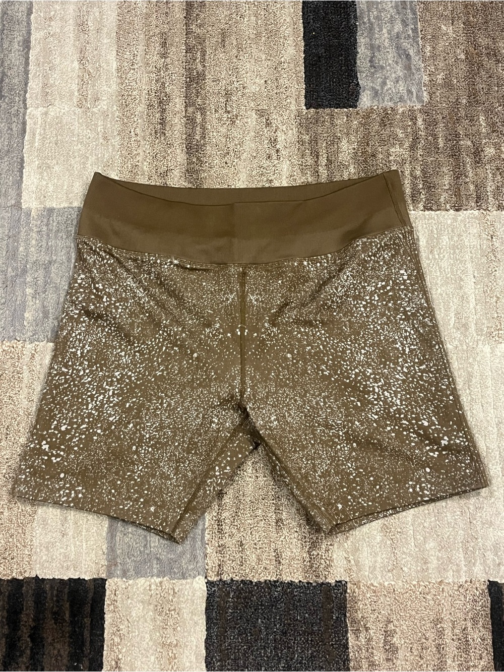 Ebb to Street High-Rise Short - Size 18